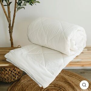 WOOLINO Wool Comforter, Crib or Toddler LIKE NEW